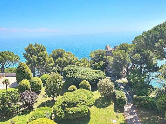 Appartamento in vendita di 110 m² in Via della Ginestra
