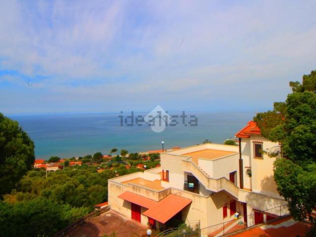 Appartamento in vendita di 110 m² in Via della Spiaggetta, 15