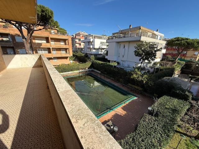 Appartamento in vendita di 110 m² in Via delle Colonie, 53