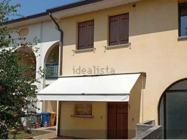 Appartamento in vendita di 110 m² in Via delle Ginestre, 72