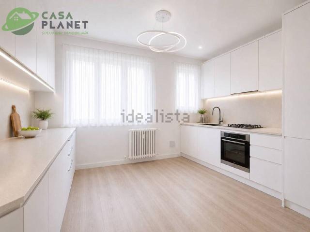 Appartamento in vendita di 110 m² in Via delle Marmarole
