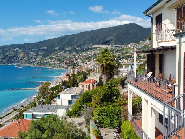 Appartamento in vendita di 110 m² in Via delle Palme, 50