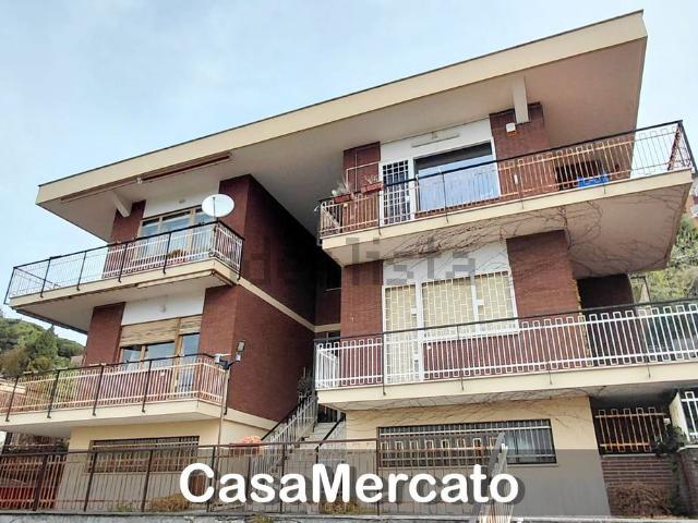 Appartamento in vendita di 110 m² in Via di Marino
