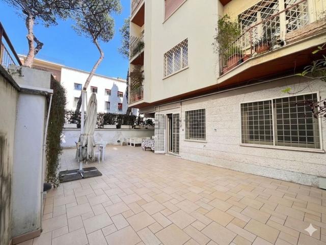 Appartamento in vendita di 110 m² in Via di Villa Ada, 11