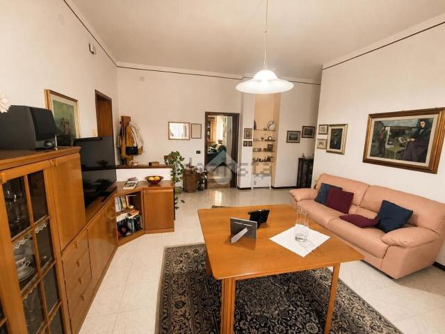 Appartamento in vendita di 110 m² in Via E. Costa, 41
