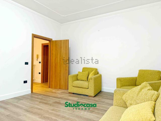Appartamento in vendita di 110 m² in Via Emidio Agostinone