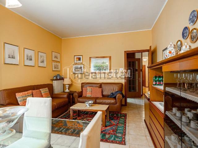 Appartamento in vendita di 110 m² in Via Emilia All&apos Ospizio, 76