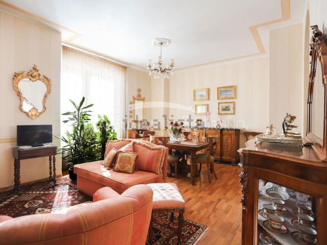 Appartamento in vendita di 110 m² in Via Emilia, 49