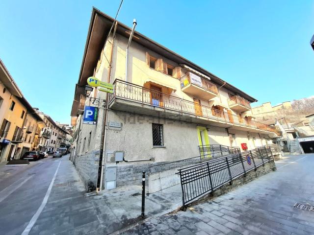 Appartamento in vendita di 110 m² in Via Emilio Chanoux, 95