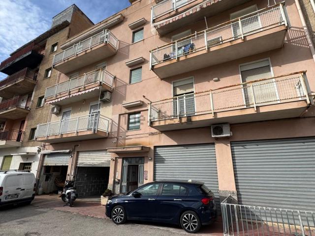 Appartamento in vendita di 110 m² in Via Emiro Giafar, 31