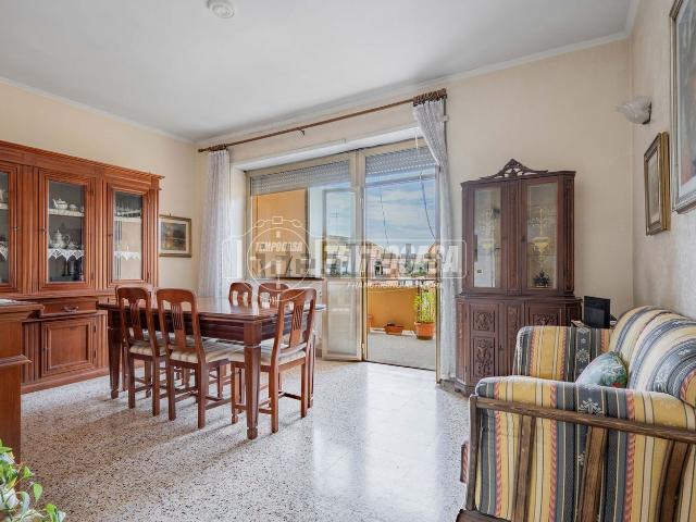 Appartamento in vendita di 110 m² in Via Ernesto Giacomo Parodi, 4
