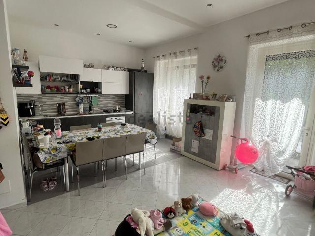 Appartamento in vendita di 110 m² in Via Eugenio Montale, 37