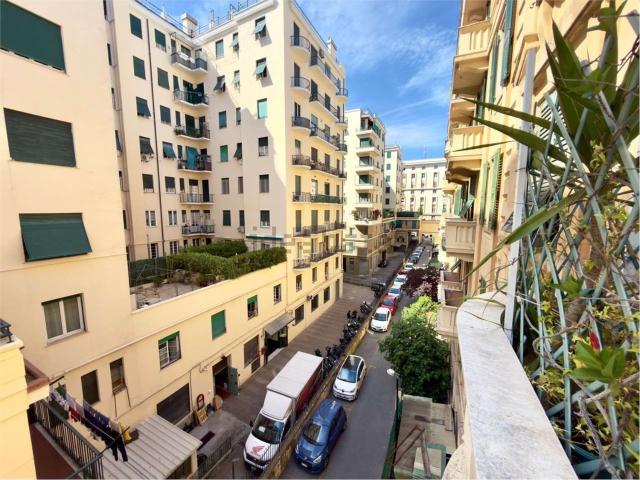 Appartamento in vendita di 110 m² in Via Eugenio Ruspoli