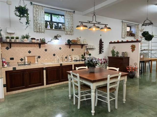 Appartamento in vendita di 110 m² in Via F. Tozzi