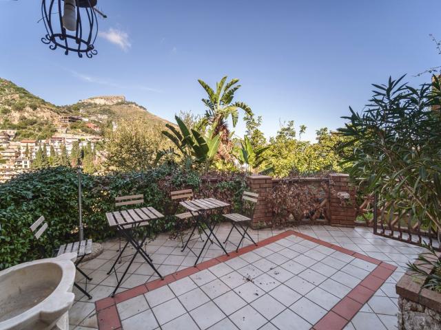 Appartamento in vendita di 110 m² in Via Fontana Vecchia, 5
