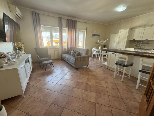 Appartamento in vendita di 110 m² in Via Fosse Ardeatine