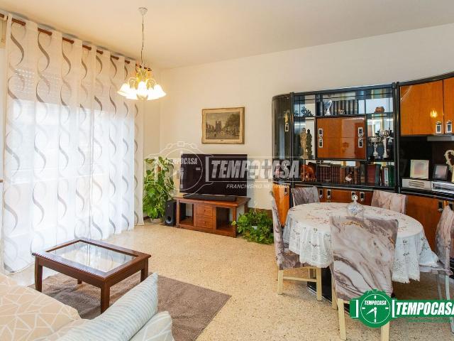 Appartamento in vendita di 110 m² in Via Fabio Filzi, 2