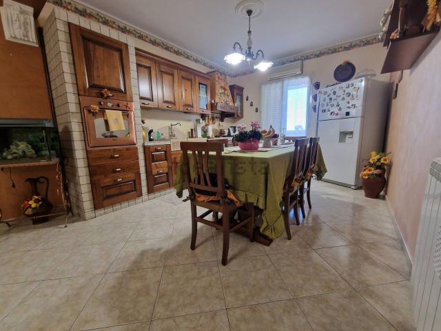 Appartamento in vendita di 110 m² in Via Federico de Roberto, 30
