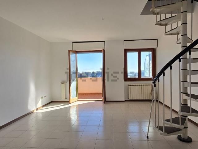 Appartamento in vendita di 110 m² in Via Federico Fellini, 9