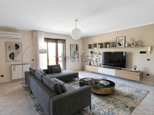 Appartamento in vendita di 110 m² in Via Fiumara