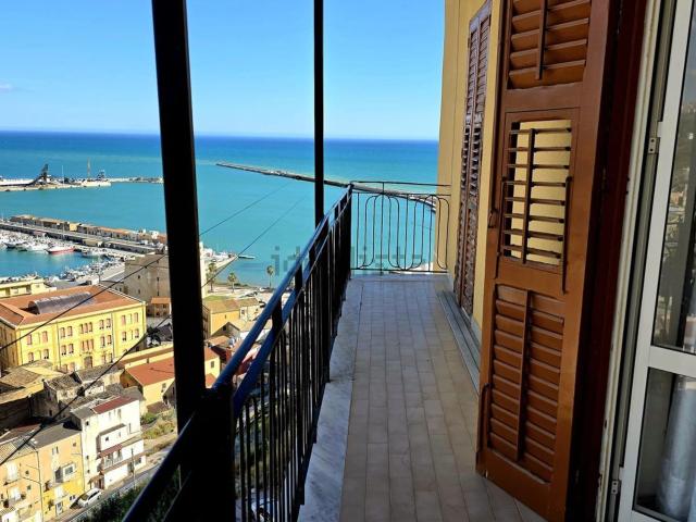 Appartamento in vendita di 110 m² in Via Firenze
