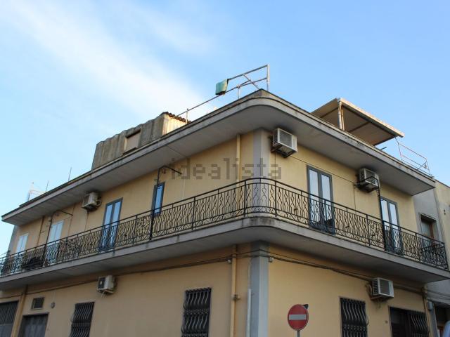 Appartamento in vendita di 110 m² in Via Flora Francesco, 116