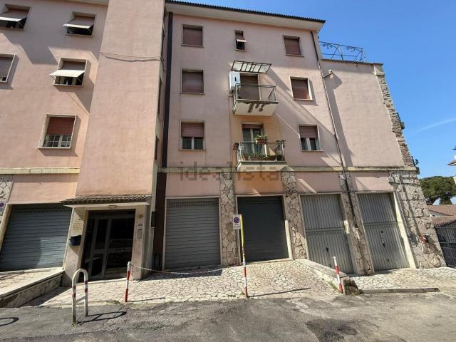 Appartamento in vendita di 110 m² in Via Francesco Bulgarini, 125