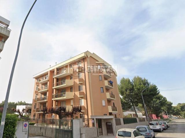 Appartamento in vendita di 110 m² in Via Francesco Petrarca