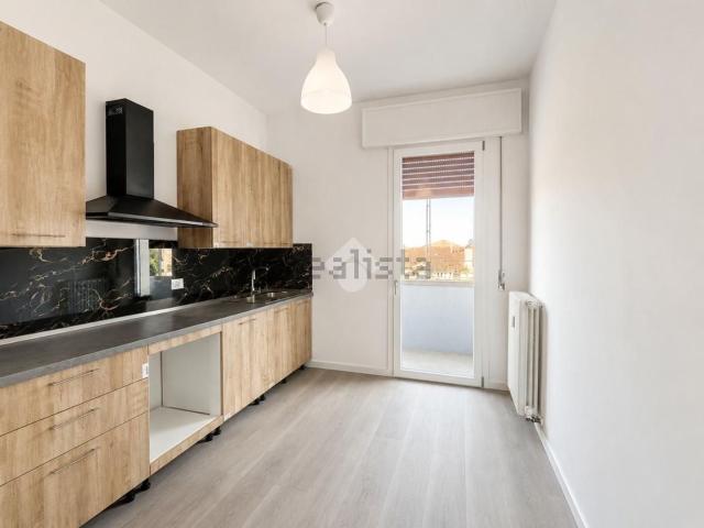 Appartamento in vendita di 110 m² in Via Fratelli Basini, 66
