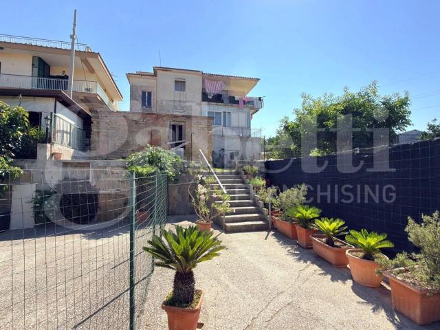 Appartamento in vendita di 110 m² in Via Fusaro