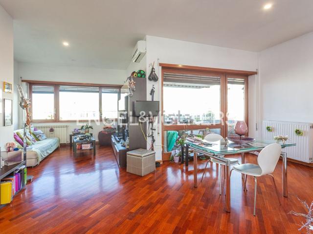 Appartamento in vendita di 110 m² in Via Oppido Mamertina