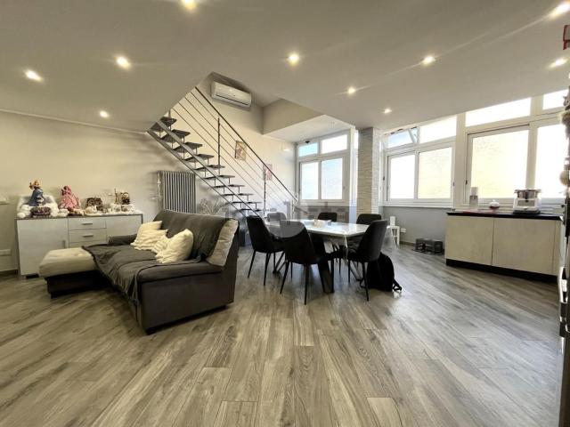 Appartamento in vendita di 110 m² in Via Lipari, 1