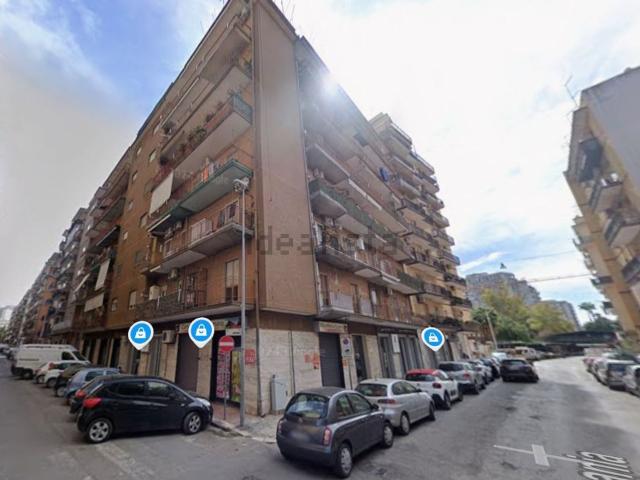 Appartamento in vendita di 110 m² in Via Lucania