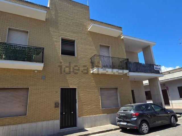 Appartamento in vendita di 110 m² in Via Lucania, 11