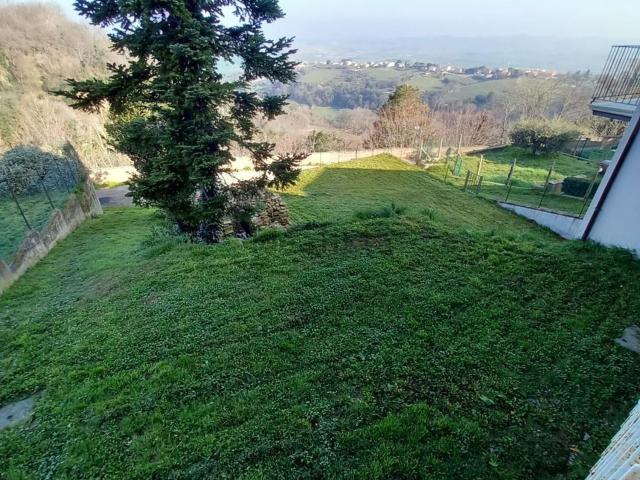 Appartamento in vendita di 110 m² in Via Mombaroccio