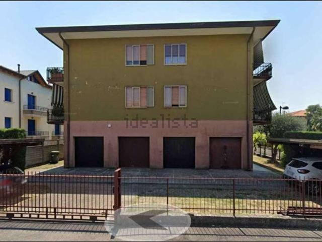 Appartamento in vendita di 110 m² in Via Mons. G. Bellini, 32