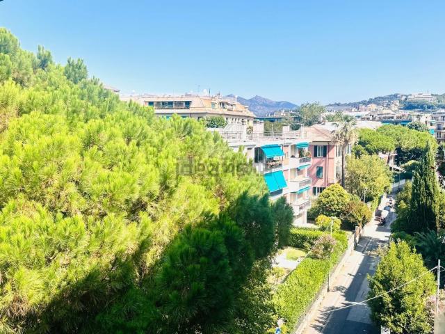 Appartamento in vendita di 110 m² in Via Montallegro