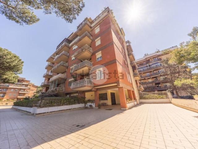 Appartamento in vendita di 110 m² in Via Monte Gran Paradiso, 28