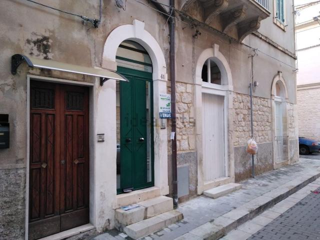 Appartamento in vendita di 110 m² in Via Monte Santo