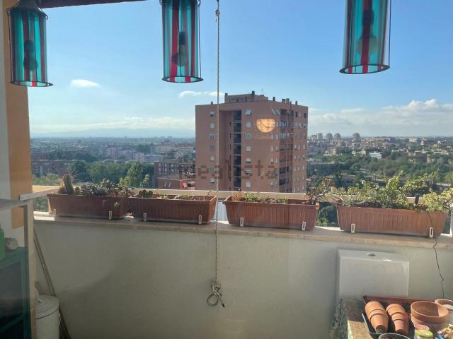 Appartamento in vendita di 110 m² in Via Monte Urano, 47