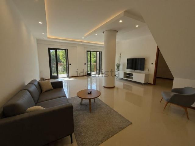 Appartamento in vendita di 110 m² in Via Madre Teresa di Calcutta