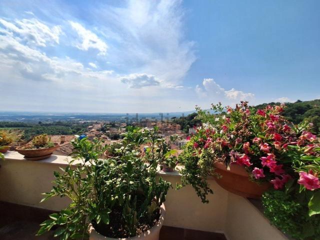 Appartamento in vendita di 110 m² in Via Maggi