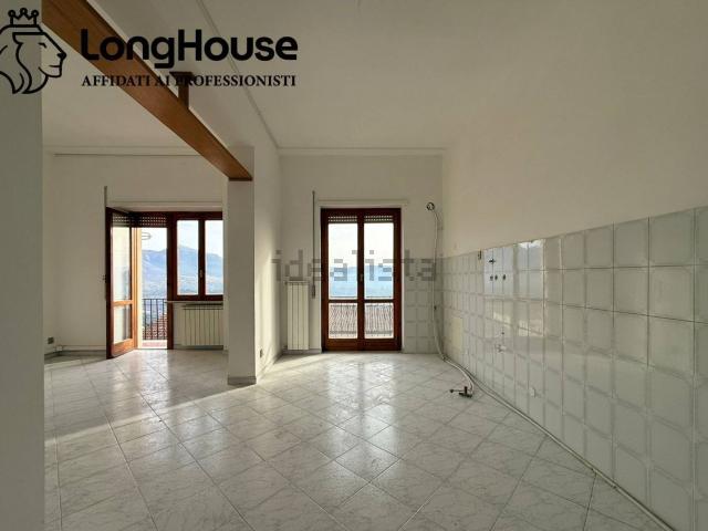 Appartamento in vendita di 110 m² in Via Marcantonio D&apos Aquino, 12