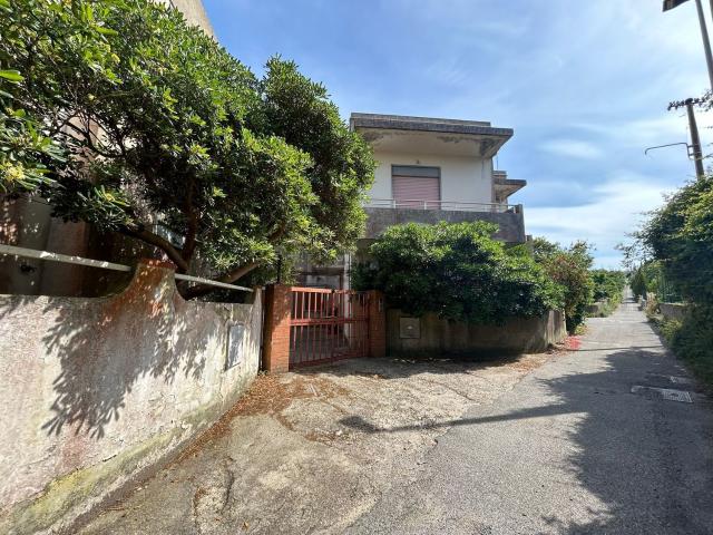Appartamento in vendita di 110 m² in Via Massa San Giorgio, 2