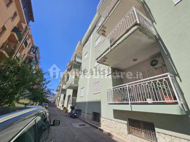 Appartamento in vendita di 110 m² in Via Messina Marine, 55