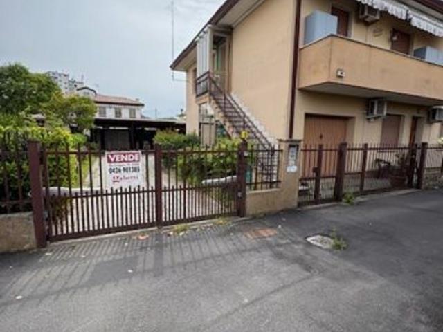 Appartamento in vendita di 110 m² in Via Michelangelo Buonarroti