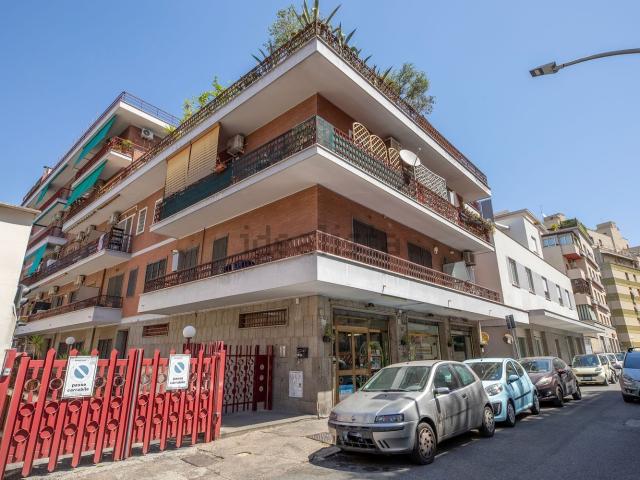 Appartamento in vendita di 110 m² in Via Michele Amari, 34