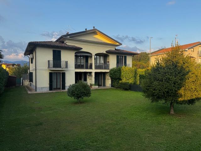 Appartamento in vendita di 110 m² in Via Mulini, 48