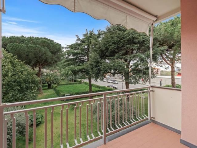Appartamento in vendita di 110 m² in Via Negrotto Cambiaso, 47
