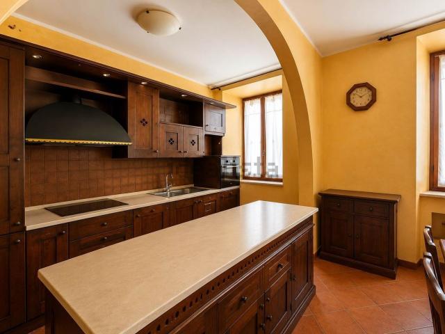 Appartamento in vendita di 110 m² in Via S. Lucia Filippini, 20